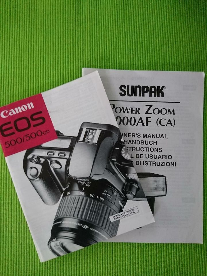 Canon EOS 500 (Analog) mit Sunpak 4000 AF in Schemmerhofen