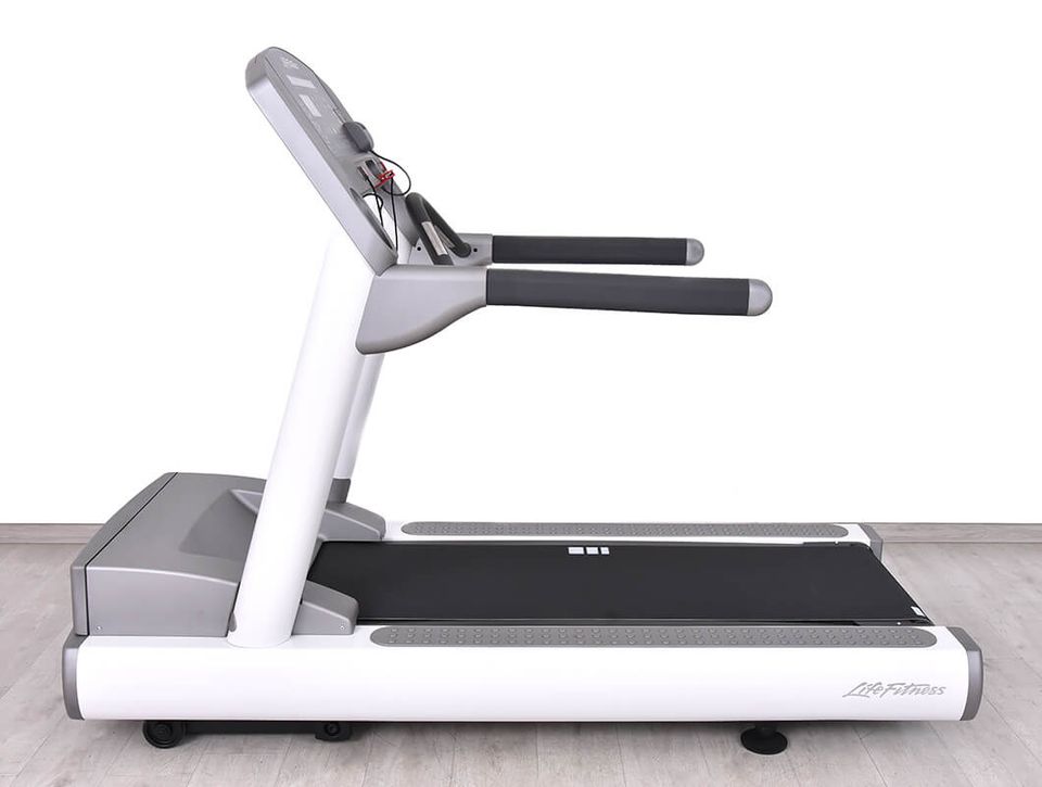 Life Fitness 95Ti Integrity Laufband 26 Stück auf Lager in Dresden