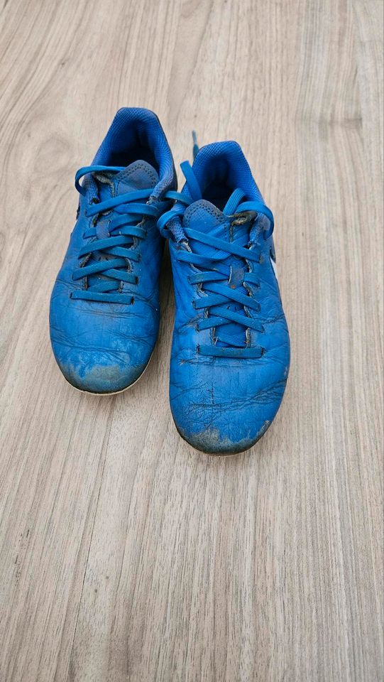 Fussballschuhe Tiempo Nike Größe 32 in Schifferstadt