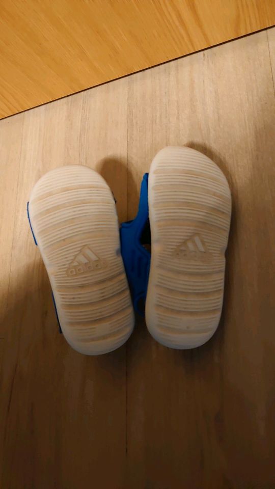 Adidas Kinder Sandalen (Größe 24) in Eisenhüttenstadt