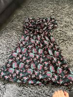 Trägerloses Kleid mit Rückencut Blümchen Kleid Essen - Steele Vorschau