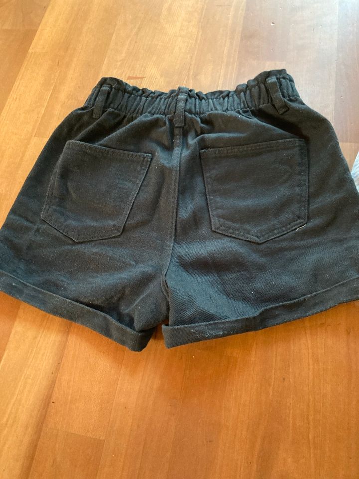 Shorts Jeans 140 c &a in Durach