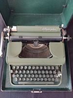 Alte Schreibmaschine Olympia SM2 mit Koffer grün blindschreiben Hessen - Gedern Vorschau