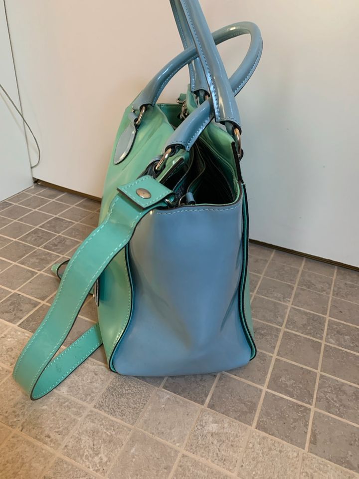 Abro Tasche türkis blau 30x26x15 cm Lackleder in Reiskirchen