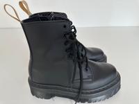 Dr. Martens JADON II MONO VEGAN PLATEAUSTIEFEL Köln - Ehrenfeld Vorschau