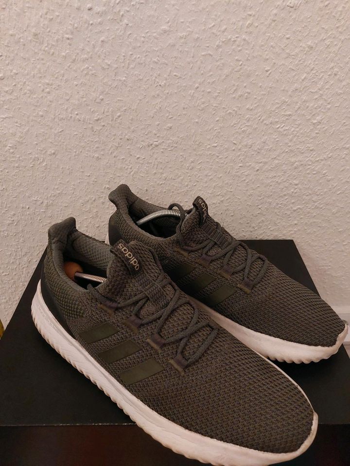 Adidas Herren Schuhe Grösse 44 in Berlin