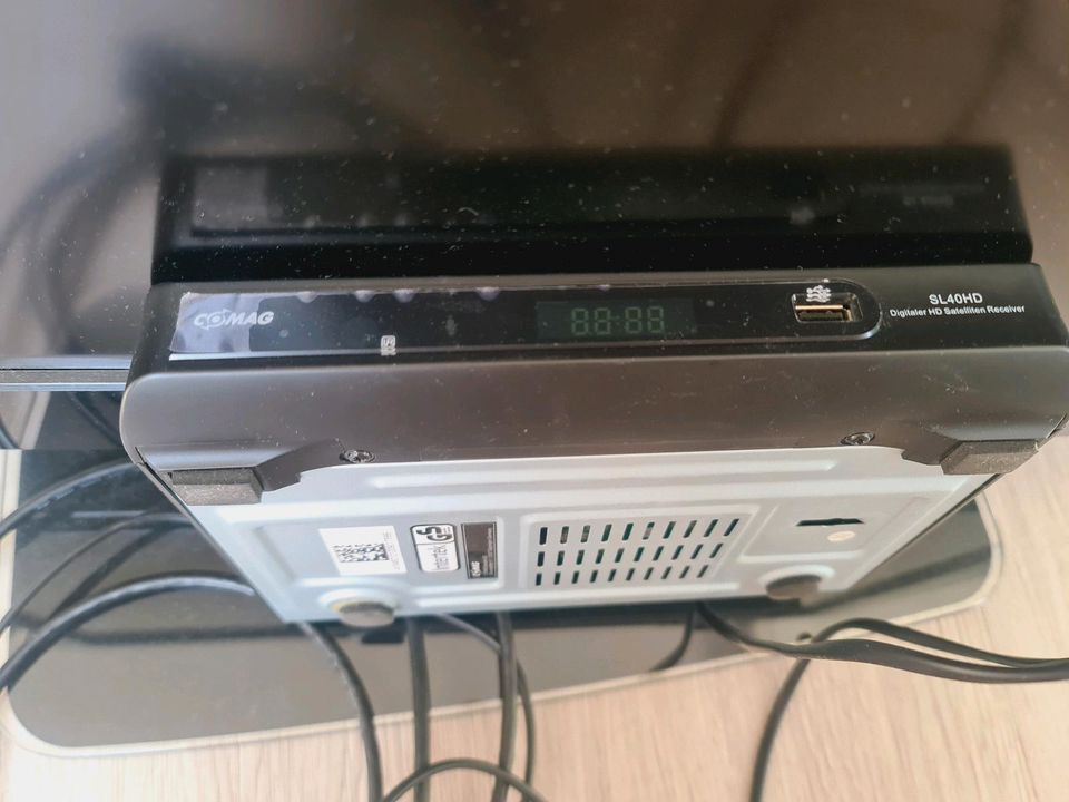 Philips LCD-Fernseher 32 Zoll plus Receiver in Sulzbach (Saar)