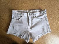 Hotpants Jeansshorts Shorts weiß Gr 34 XS  NEU Bayern - Selb Vorschau