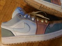 42 NIKE AIR JORDAN 1 low custom Sneaker fast neu München - Schwabing-West Vorschau