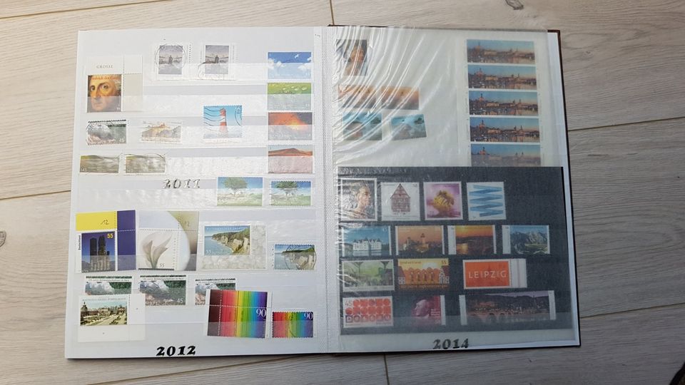5 Stück Briefmarkenalben mit Inhalt in Siegen