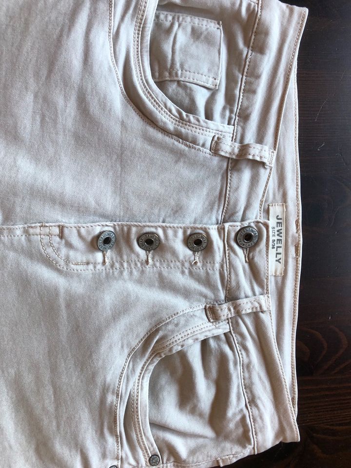 Jewelly Jeans Gr.S/36 Farbe Beige in Menden