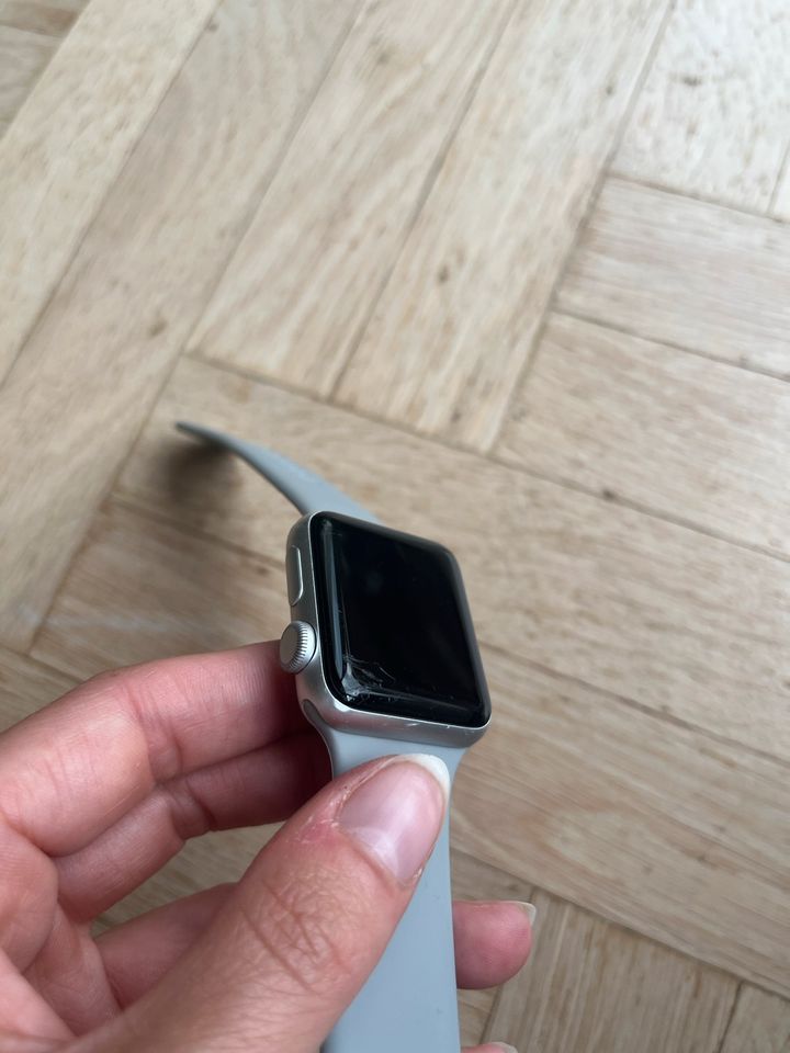 Apple Watch Series 3 Silber 38mm in Leipzig