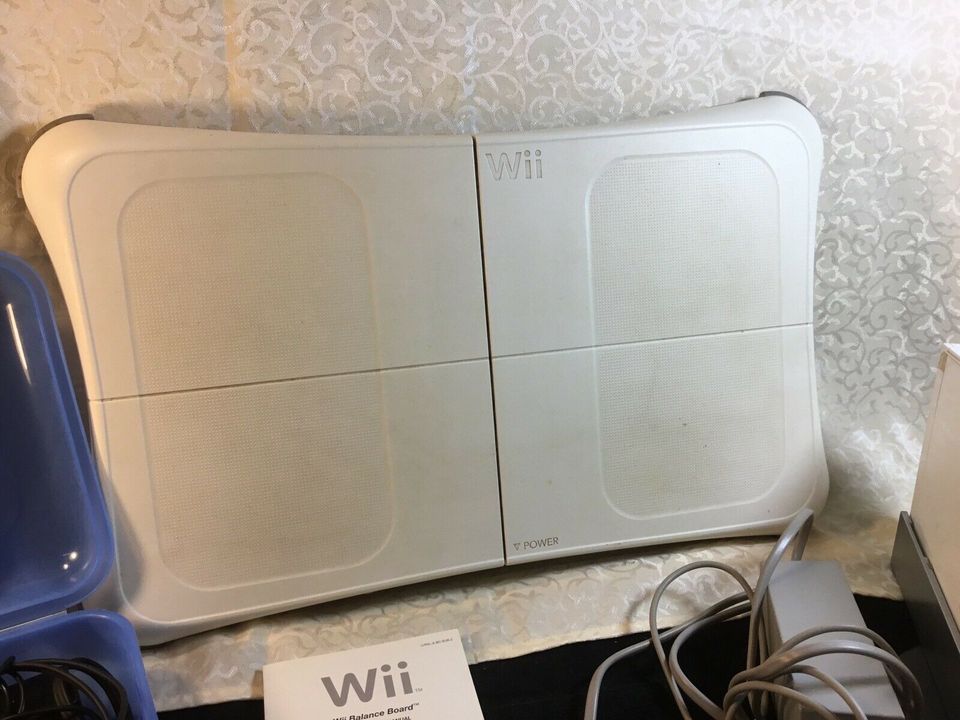 Nintendo Wii, Konvolut, Spiele, Balance Board, viele Kabel etc. in Flintbek