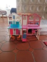 Barbiehaus groß klappbar Puppenhaus mit Zubehör Spielzeug Baden-Württemberg - Metzingen Vorschau