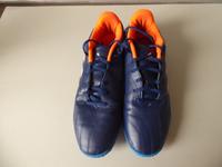 Hallenfußballschuhe Turnschuhe dunkelblau Gr. 44 von Adidas (70) Sachsen - Lößnitz Vorschau
