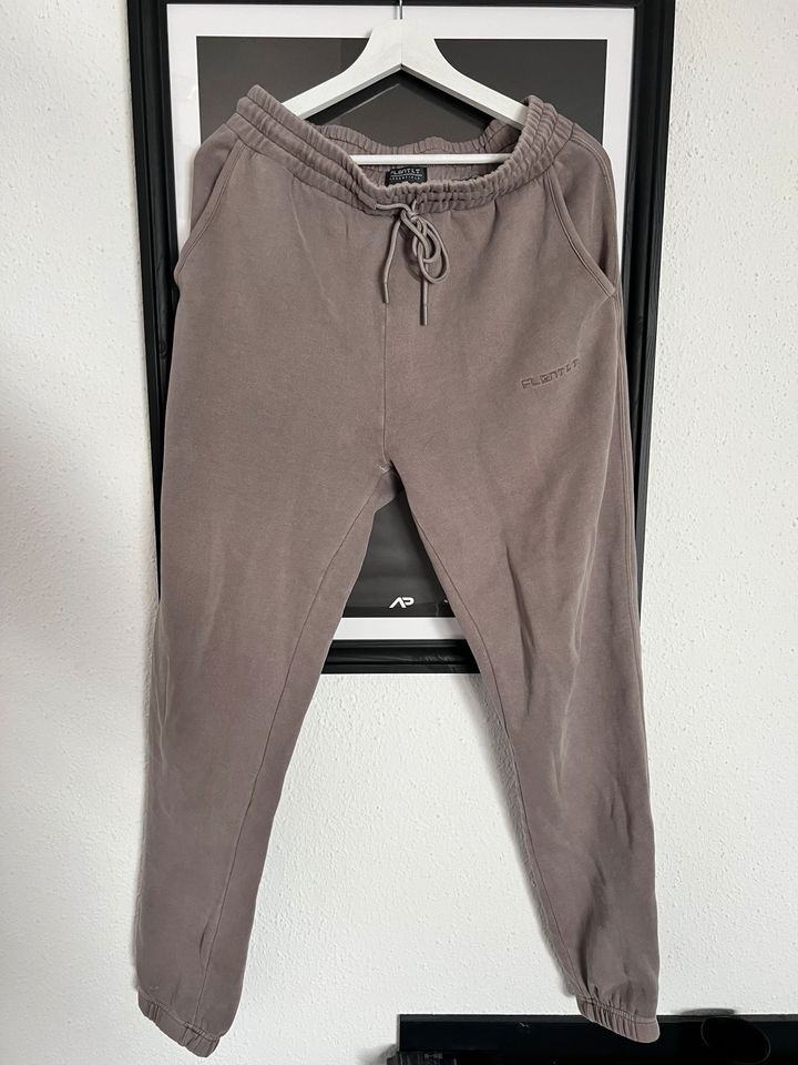 Flgntlt Hose Jogger Sand Essentials Gr. L in Dresden