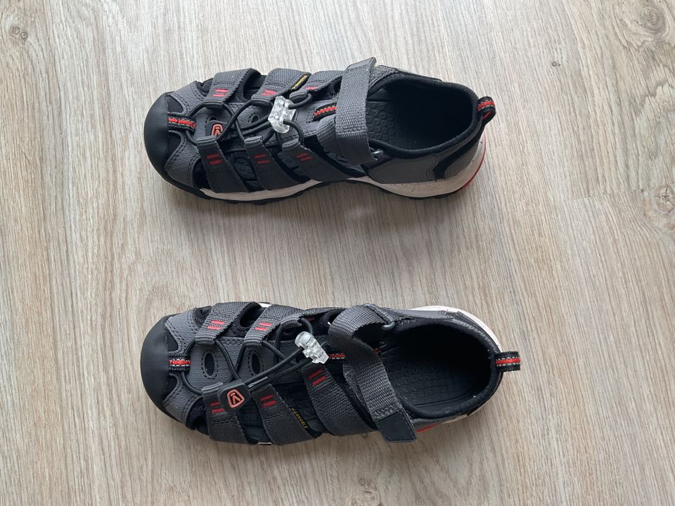 Kinder „Keen“ Sandalen in Köln