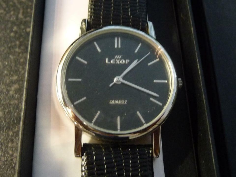 Quartz- Uhr f. Herren v. Lexor, Lederarmband, ungetragen in Wenzendorf