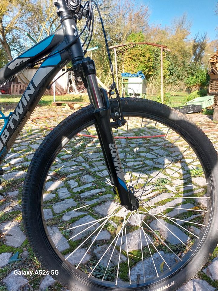 Rockiger mountenbike Fahrrad 26 Zoll! in Bernburg (Saale)