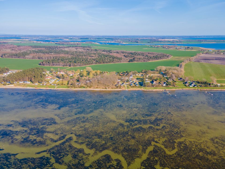 Voll ausgestattetes Chalet am Wasser in Ummanz