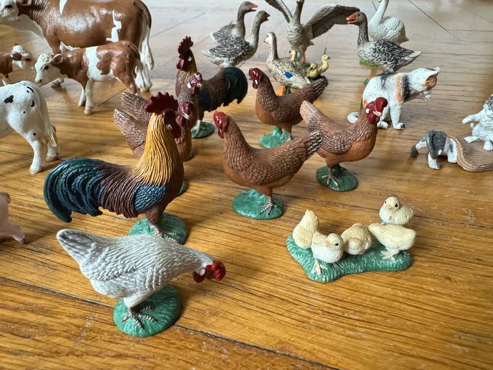 Schleich Großes Bauernhof-Set 28xKuh Kalb Schwein Huhn Katze Ente in Berlin