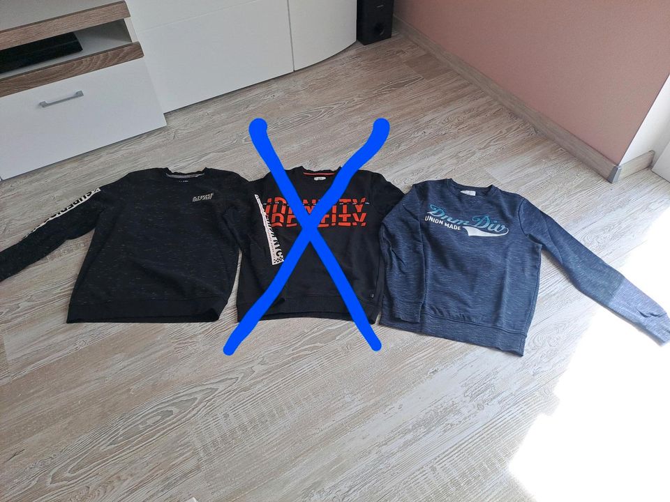 +2+Sweatshirts Gr.M+C&A+ in Nienburg (Saale)