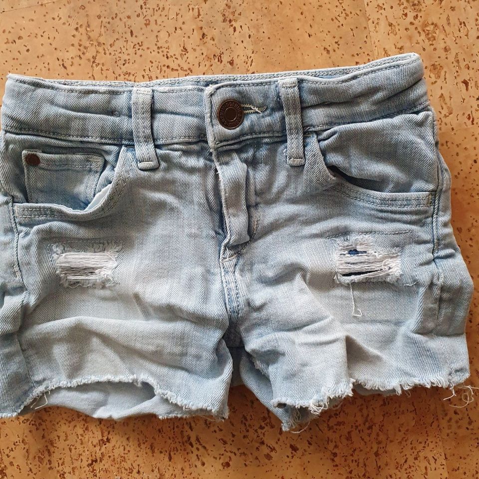 Jeans Shorts, Gr. 104 in Züsch