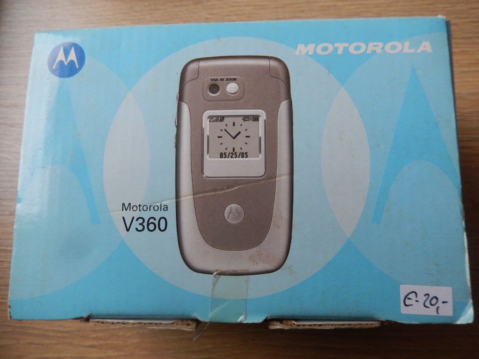 verkaufe altes klapphandy Motorola V360 in Hamburg