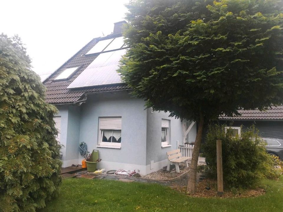 Verkaufe Einfamilienhaus mit Einliegerwohnung in Pullenreuth