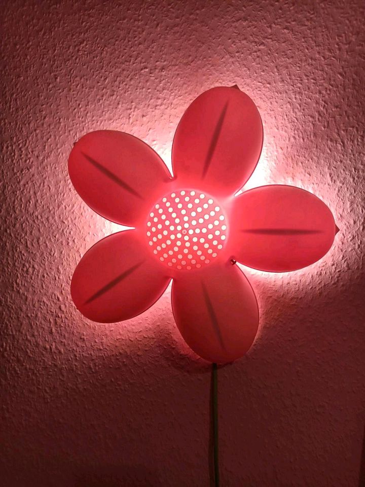 Smila Ikea Wandlampe Blume in Köln