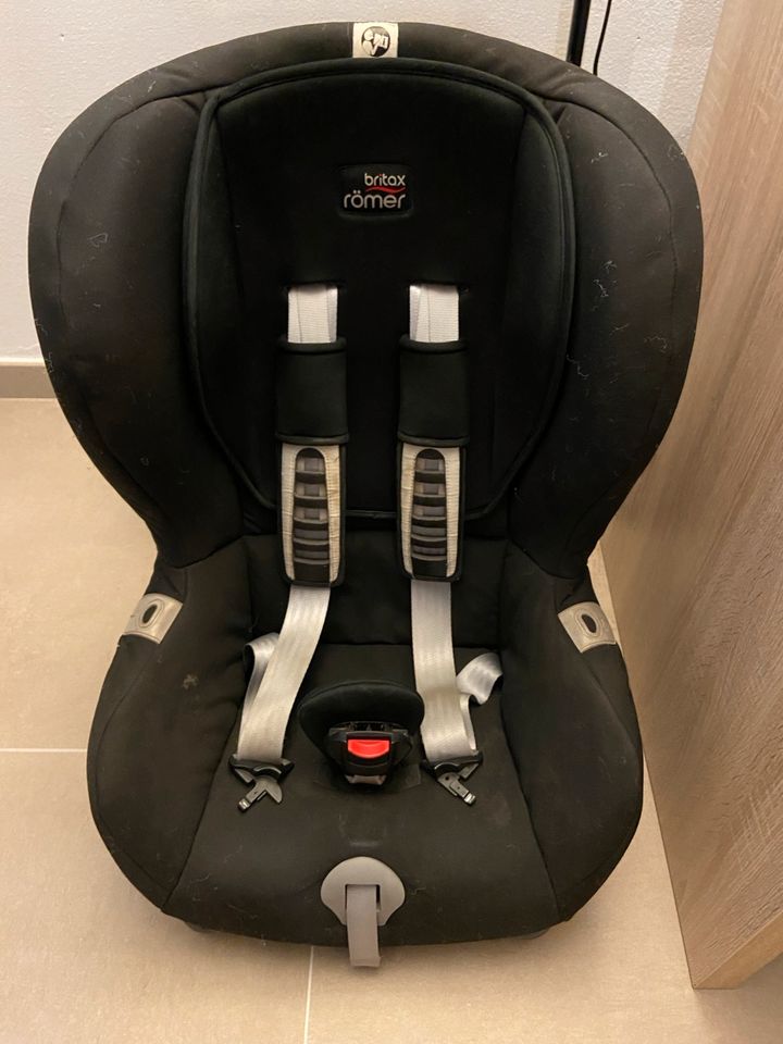 Autokindersitz Britax Römer Duo Plus in Germering