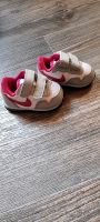 NIKE Schuhe grau/pink ( 2 mal angehabt) Nordrhein-Westfalen - Oberhausen Vorschau