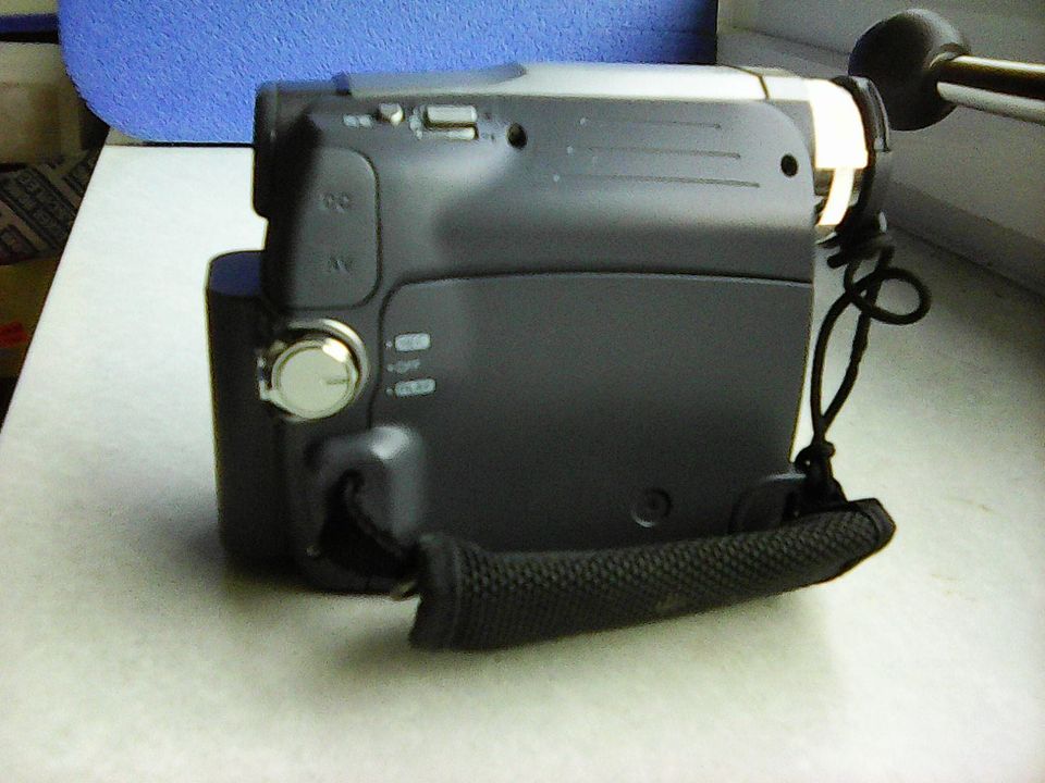 JVC Digitale Videokamera GR-D725E, Kass.+Zubehör in Celle