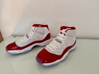 Nike Air Jordan 11 Retro GS Cherry 378038-116 NEU 38.5 München - Trudering-Riem Vorschau