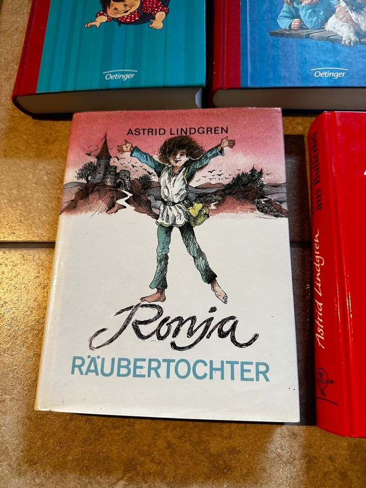 7 gebundene Bücher von Astrid Lindgren - Madita - Pippi - Ronja in Walldorf
