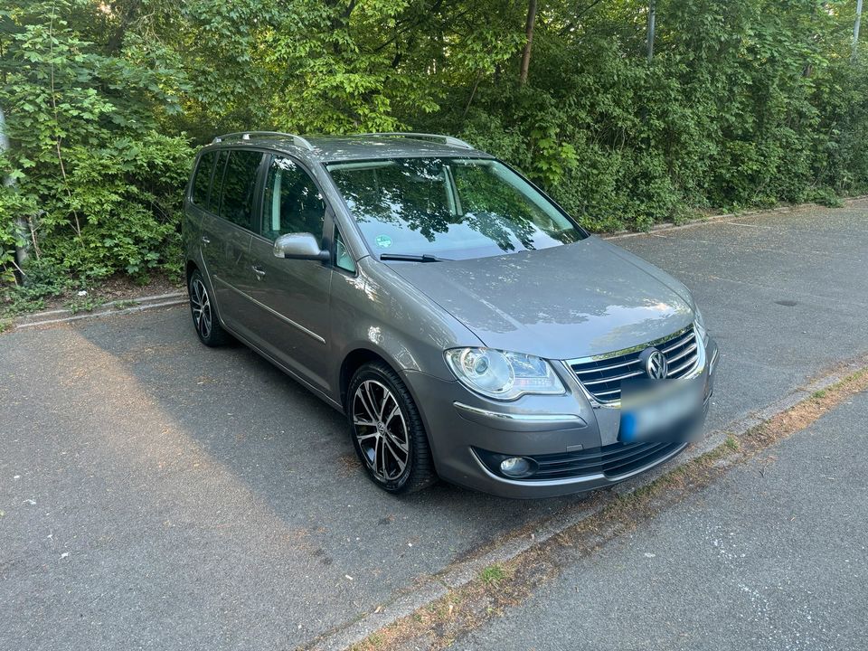 VW Touran 7 SITZER 2008 2.0TDI in Nürnberg (Mittelfr)