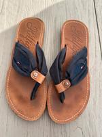 Tommy Hilfiger Sandalen blau 39 Nordrhein-Westfalen - Moers Vorschau