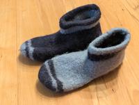 NEU Hausschuhe Winter Filz Hüttenschuhe Gr 40 handmade Sachsen - Coswig Vorschau