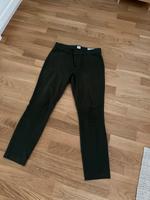 Stoffhose dunkelgrün Damen M 36/38 GAP Hose Frankfurt am Main - Ostend Vorschau