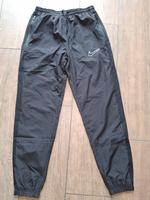 Nike Trainingshose, lang, schwarz,  Größe 164-176 Hessen - Hohenstein Vorschau