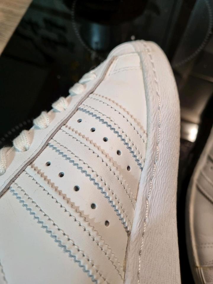 Adidas Originals Superstar 80s white 39 40 Unisex S79443 Sneaker in Niedersachsen Ilsede kleinanzeigen