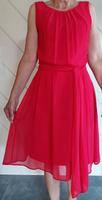 Jungendliches, ärmelloses Cocktailkleid von ESPRIT Bayern - Niederwerrn Vorschau