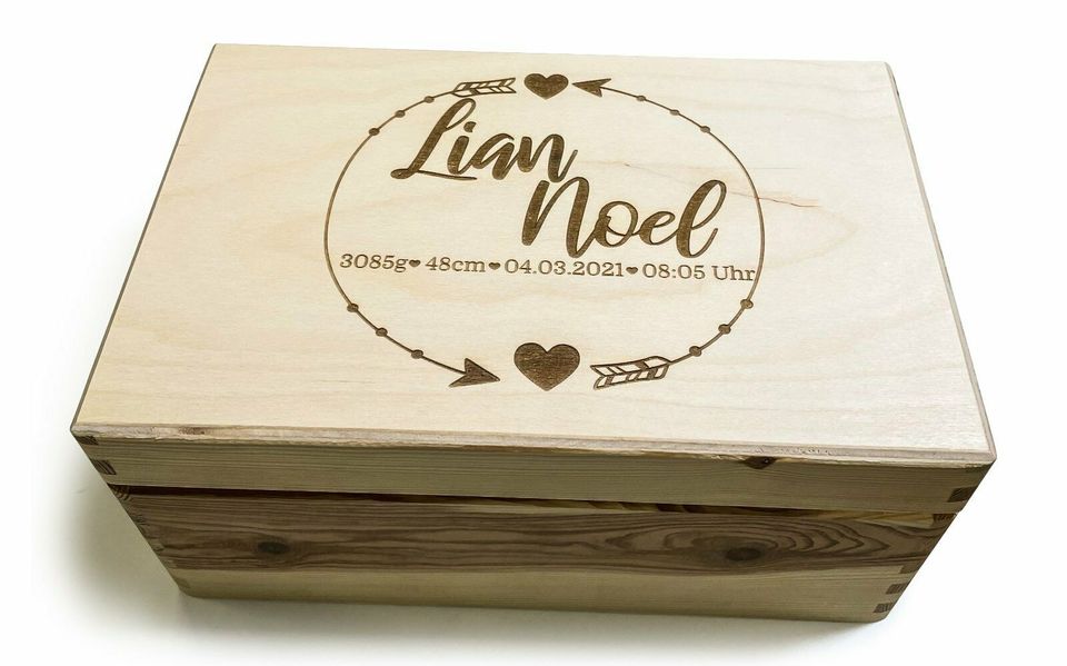 Erinnerungsbox Baby Geschenk zur Geburt Taufe personalisiert Holz in Sande