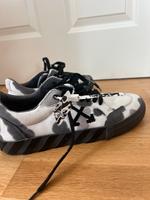 Sneaker Off-white sneaker Bayern - Landsberg (Lech) Vorschau