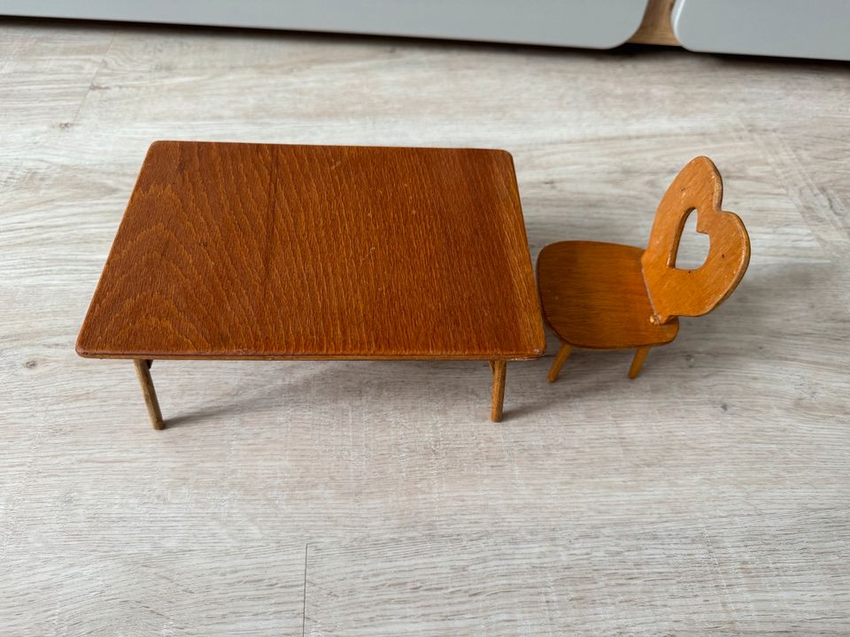 Holz Tisch mit 1 Stuhl, Deko, Vintage, Spielzeug, 20x15x8 in Niederorschel