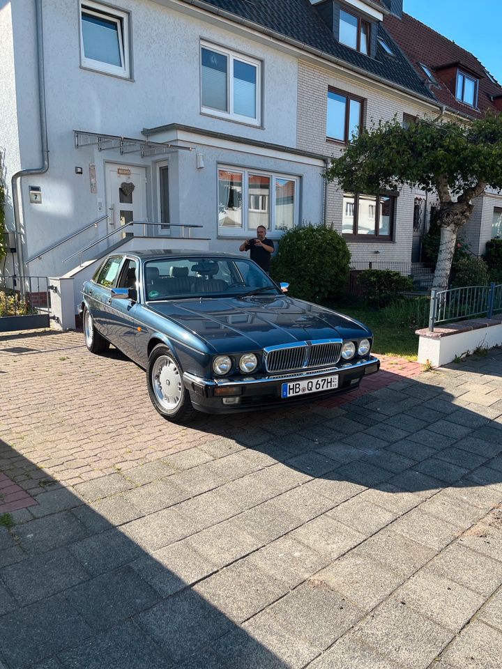                     Jaguar XJ 40 Sovereign Oldtimer