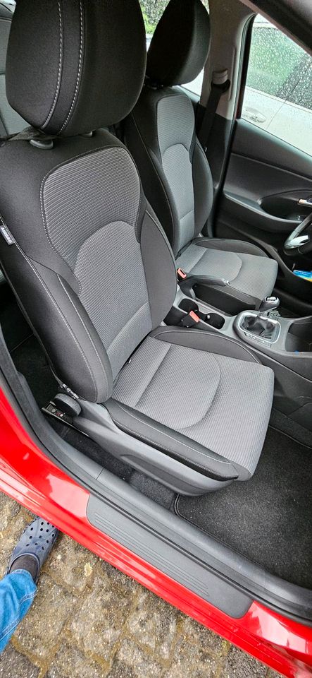 Hyundai i30 1.4 Select SoKo Navi Sitzheizung in Castrop-Rauxel