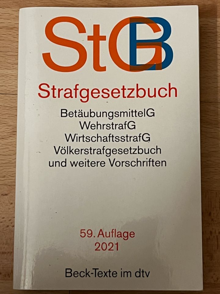 3 Gesetzessammlungen, BGB und Strafgesetzbuch f. Schule / Studium in Magstadt