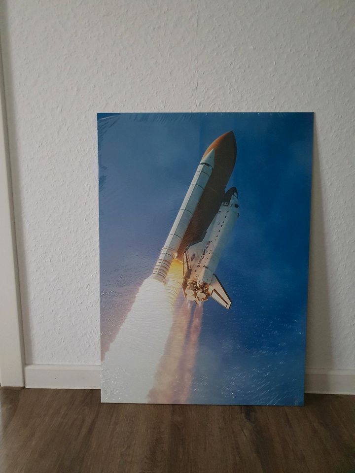 Displate - Space Shuttle - Größe L in Schlat