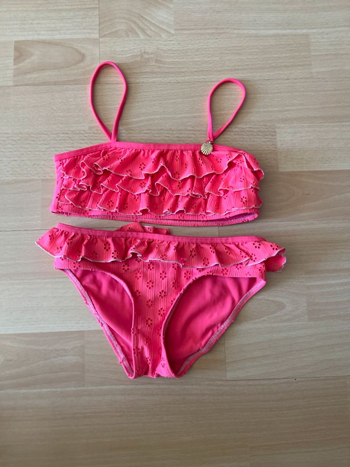 H&M Bikini Mädchen Gr 122/128 pink Rüschen in Bad Aibling